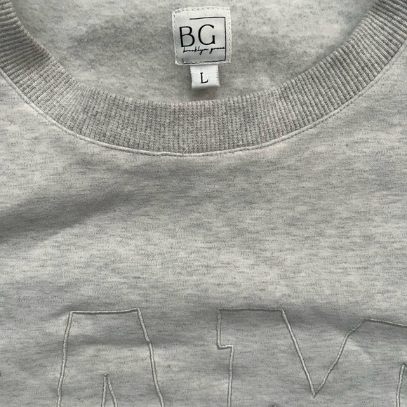 Large original fit Brooklyn Grace “Mama” sweatshirt in Heather gray - Picture 2 of 4